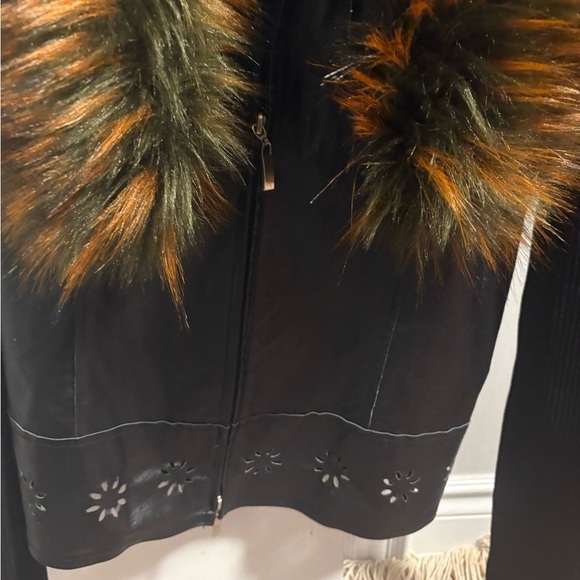 Katherine Barclay Black Leather Jacket with Faux Fur Collar - Picture 9 of 12